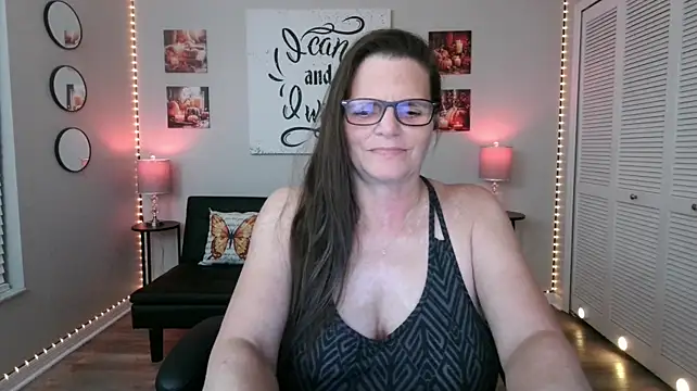 ClassySamantha - Dildo & Squirt Show