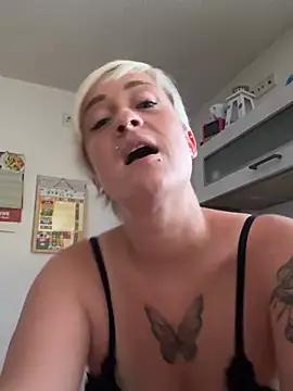 Bigboobiegirl90 - Heißes live Bild