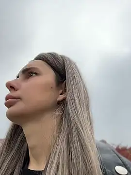SandraCarter - Show ass in public park