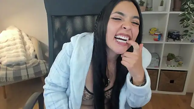 _BellaEvans_ - squirt and blowjob
