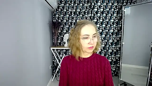 Queen_a_n_i - show ass close