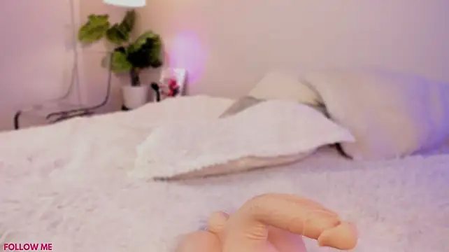 Queen_liana - butt plug+bounce ass in face