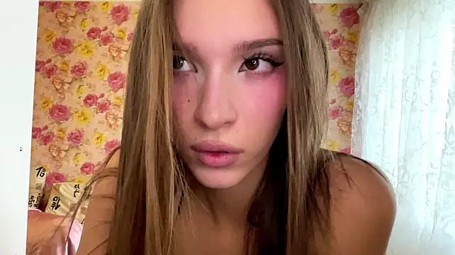 Lerchek_Wia - squeeze boobs