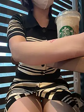 Meii-meyy - Naked squirt show