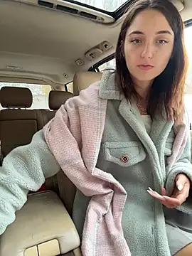 DollyTall - let u sniff my panties while driving 🥵