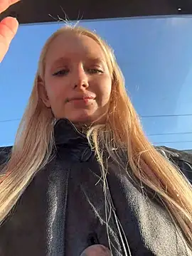 Elfi_InPublic - Suck nipples+drool on tits in bus