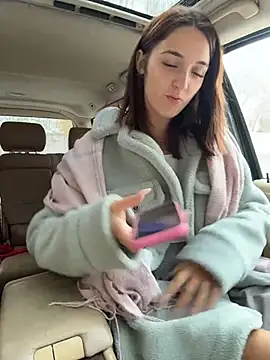 DollyTall - let u sniff my panties while driving 🥵