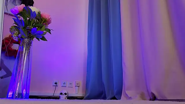 IrisBloommm - Squats on your face 🍑