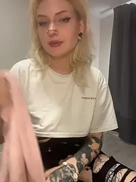 DriveCiri_ - FISTING PUSSY UNTILL SQUIRT