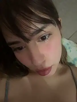 Romyamo - Show nipples bby
