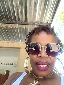 AfricanSquirtingQueen - Let's fill the weekend with squirt
