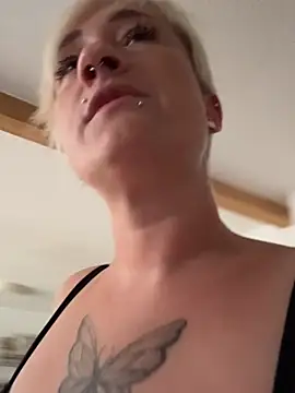 Bigboobiegirl90 - Hose aus