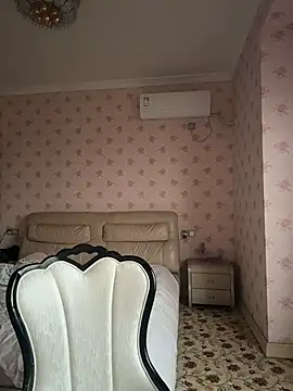 Love-yiyi - 全裸跳舞5分钟