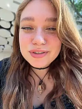 Lucy-joy - SHOW BOOBS UNDER top