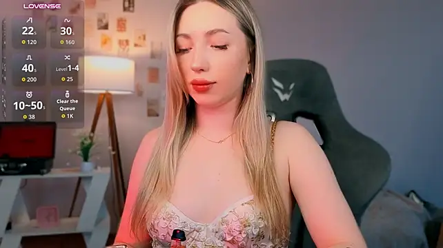 BellaLynny - air kiss