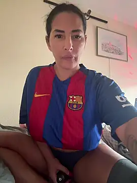 Safia_dz - Je me gode nue sur mon lit