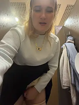 AdelRich - Show mybpussy in mall