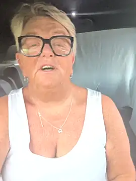 Bridget-valentine - Tits out 5mins