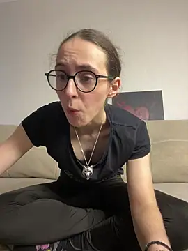 MartiniiSelenna - Spank my big booty