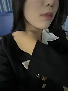 Lucy2027 - m腿桌面上震小穴