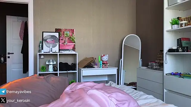 Maya_NextDoor - PUT 2 FINGERS IN MY PUSSY AND FUCK