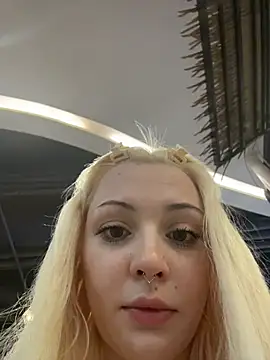 Badblondie - massage boobs around people in mall