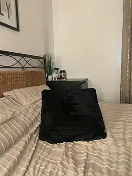 Millymae_ - Use small dildo😋