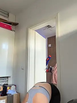 NewMichelle - 10 hot pics + boobs out
