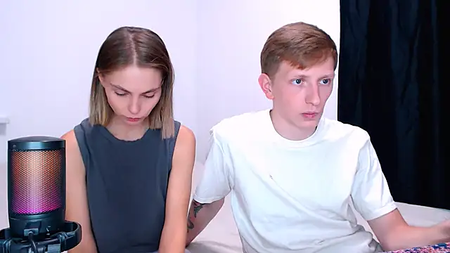 Juliaanddima - show ass doggy