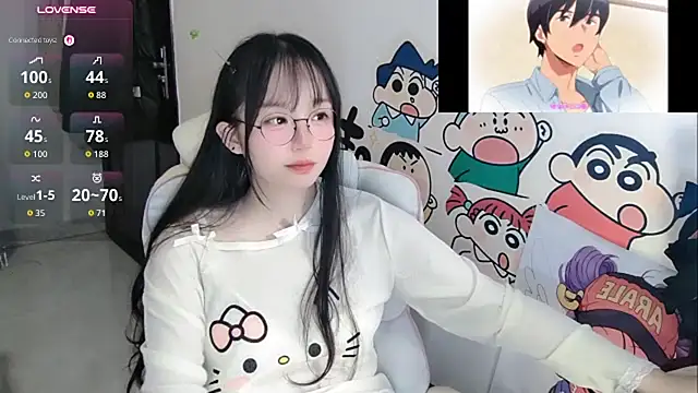 Angela-AMY - 气质美女三要素。胸小，话少，表情吊 脱光光留底裤
