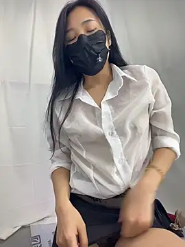 Nini_11 - 乳夹2分钟Breast clamps for 2 minutes