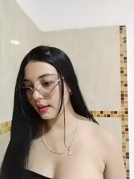 Julianne_valerin