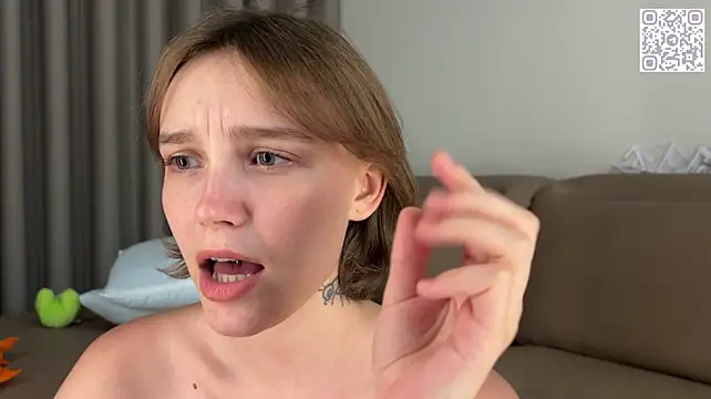 Lolatatee - hot oil show - full nude!