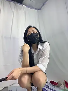 Nini_11 - 乳夹2分钟Breast clamps for 2 minutes