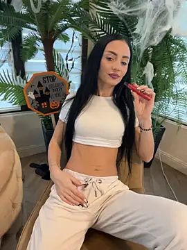 FeetVibe - Pick My Next Feet Pose 😏