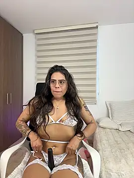 Alessia-ferrer1 - show shower