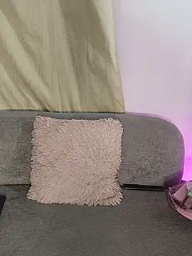 MaelyDoll_ - pinch clitoris.💦🤤