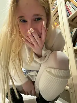 Michelle_lovique - TAKE OFF MY TOP AND SHAKE BOOBS!!