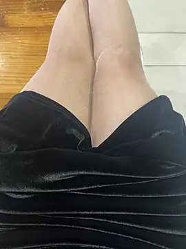 Xiao-mo520 - 美导老师下班兼职，咖啡厅偷玩小粉，刺激，敏感体质易失控，完成目标无内衣揉胸