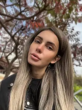 SandraCarter - Play with nipples in park