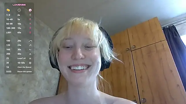 CaryCroy - take off my panties and spread my ass