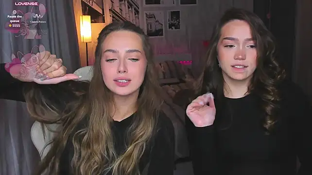 Evia_r0se - suck fingers