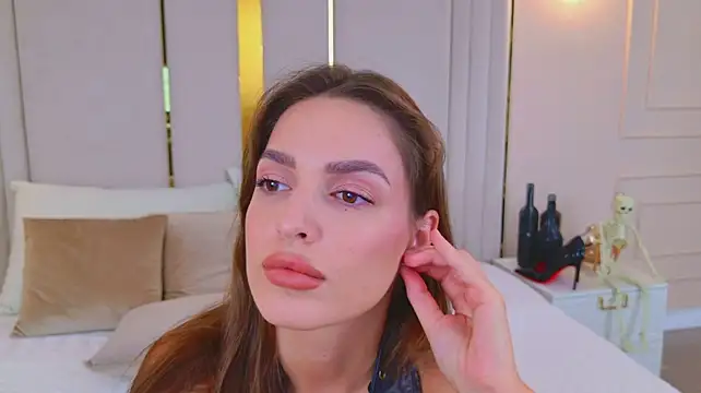 BellaHalles - sexy shower video