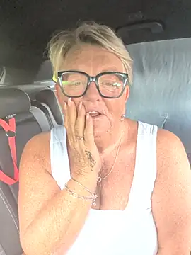 Bridget-valentine - Tits out 5mins