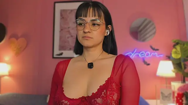SoySaraa - A tour of my body + gift last tipper 🎁