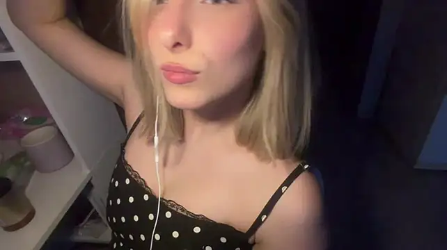 MistyCashion - lick lips