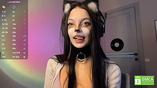 ReikoBartone - Lick lips close to cam!