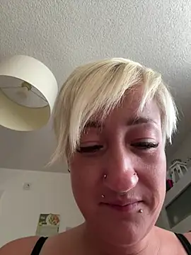 Bigboobiegirl90 - Hose aus