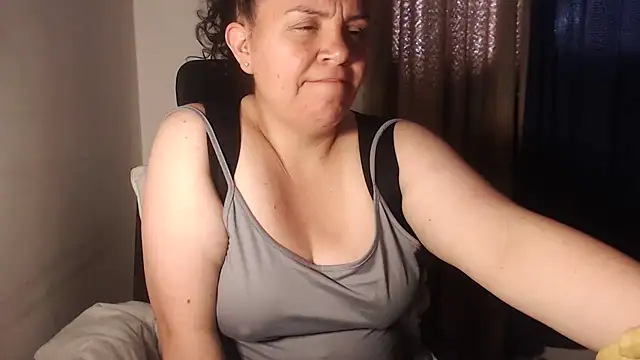Agathamiller01 - 😜My tits bounce on your face🍎