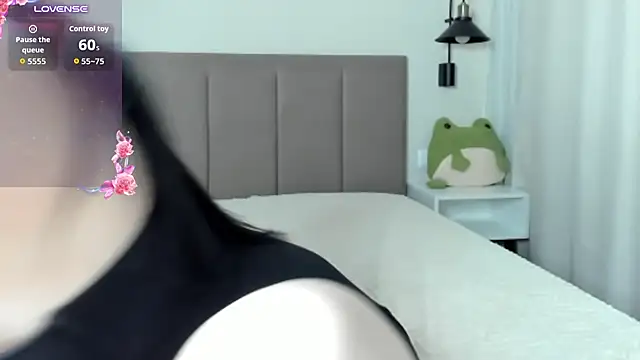 KimberlyWells - jump until your breasts pop out😘😊